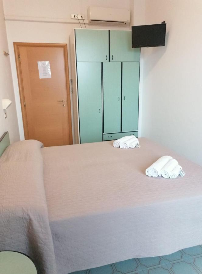 Hotel Magriv Римини Экстерьер фото