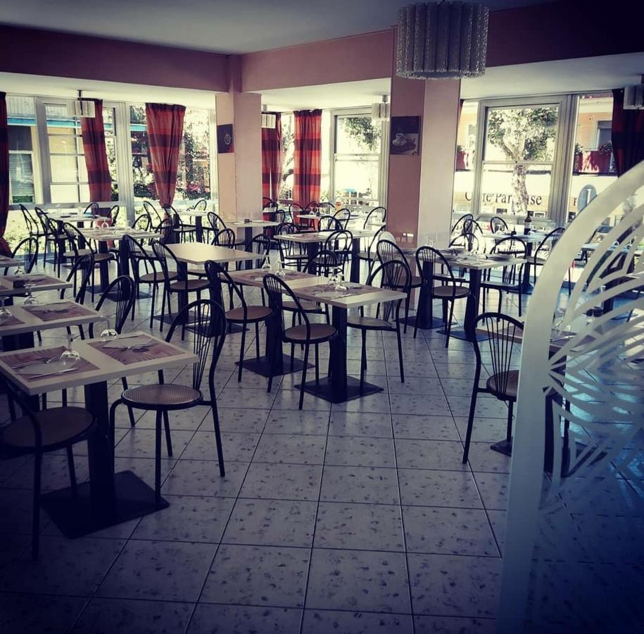 Hotel Magriv Римини Экстерьер фото